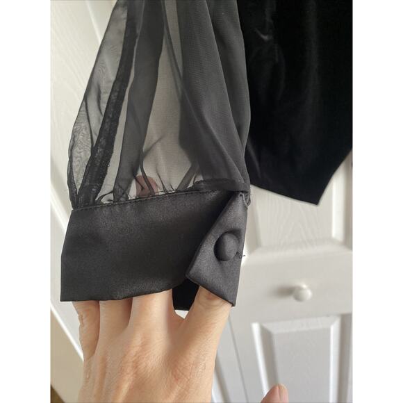 After dark Womens Medium Black‎ Velour Top Sheer Sleeve Witchy Goth Whimsigoth - Picture 4 of 8